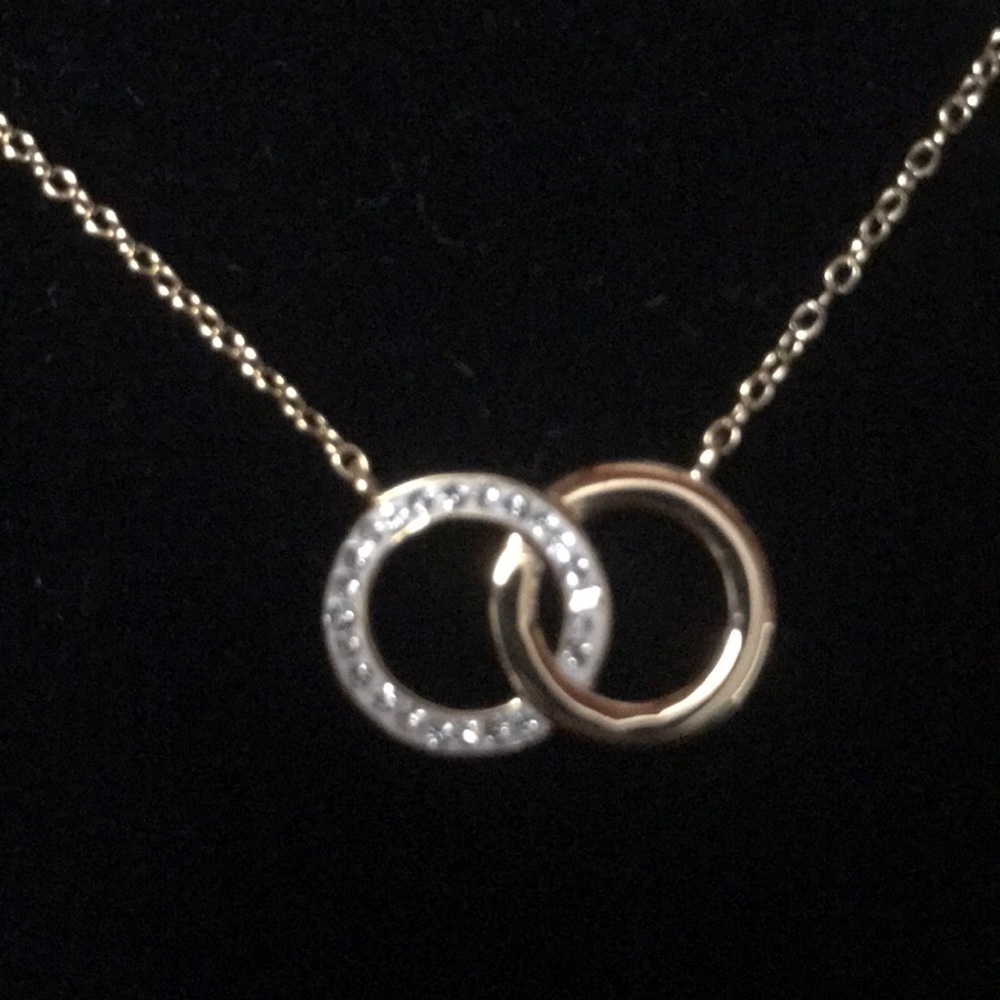 Gold plated circle pendant - Picture 2 of 4